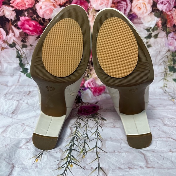 Naturalizer Berri Off White Ankle Boots size 10w - Picture 7 of 11